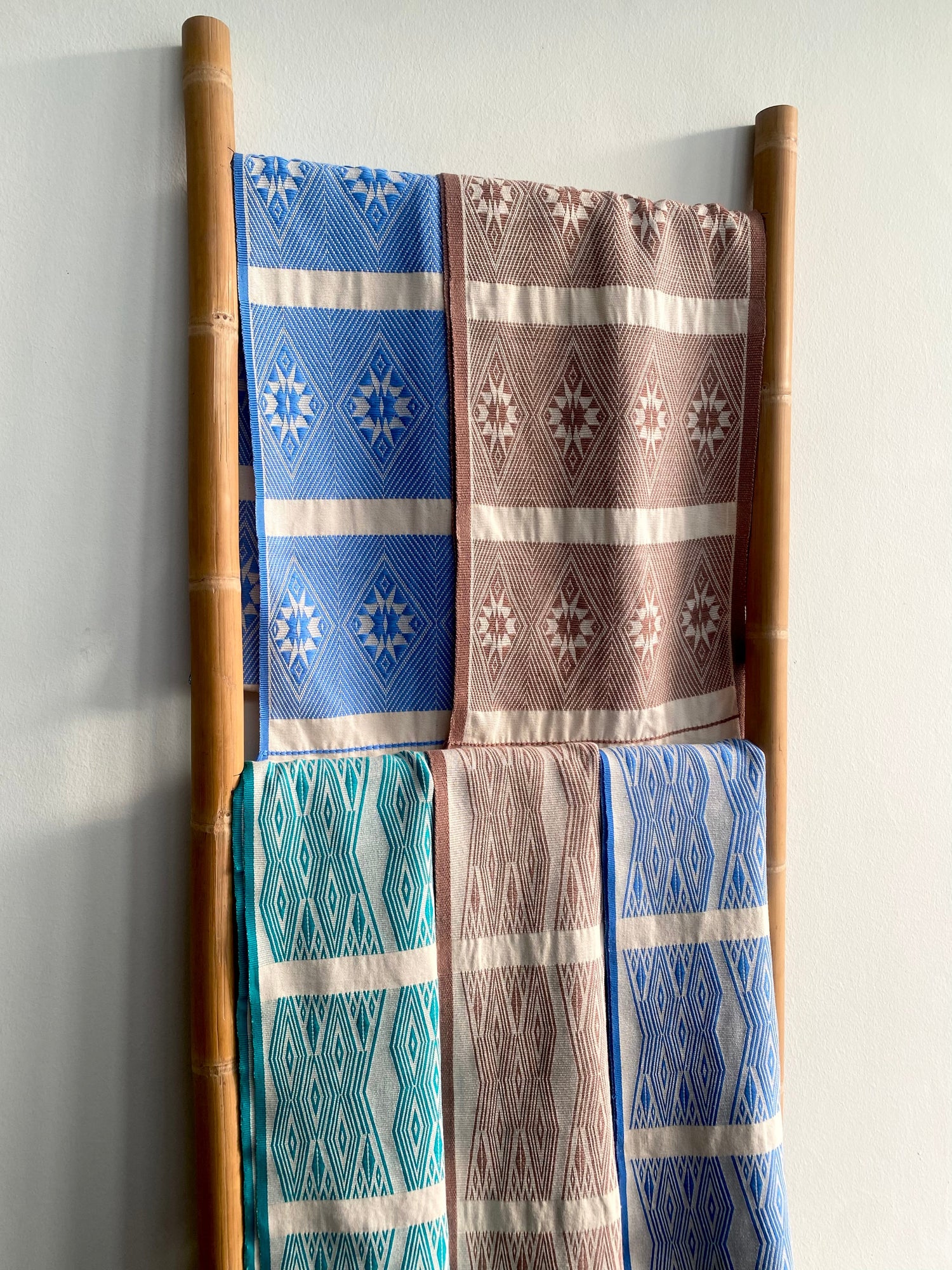 Table Runners & Dining