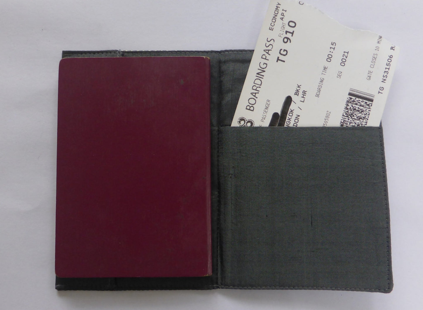 Passport Cover - Grey/Green - PH5 - PochisilkPH5