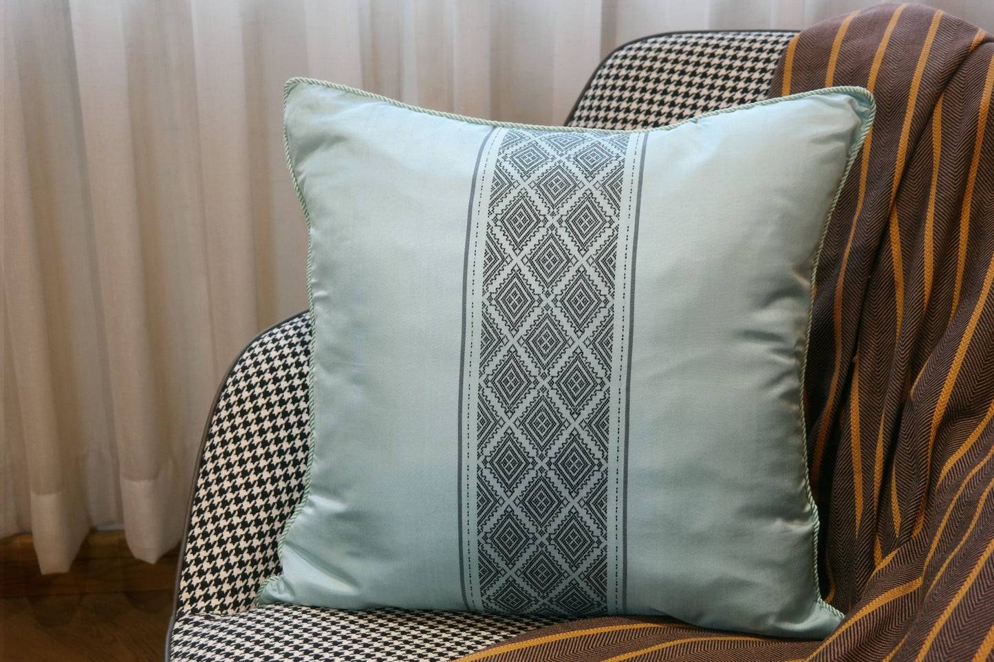 Cushion Cover - Pale Green with Black Chin-Weave C3 - PochisilkSSSYP4-C3